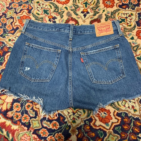 Levi’s Shorts - brand new - size 29 - mid wash - Picture 2 of 5